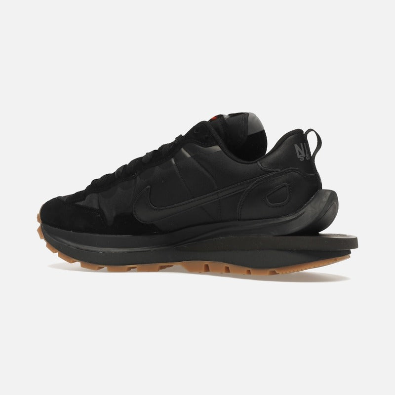 nike vaporwaffle sacai black gum