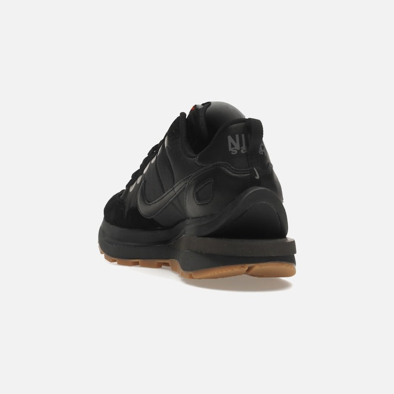 nike vaporwaffle sacai black gum