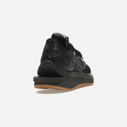 nike vaporwaffle sacai black gum