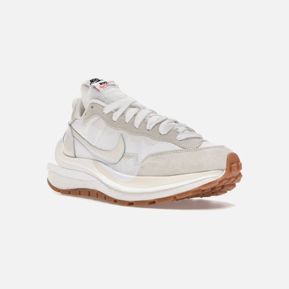 nike vaporwaffle sacai sail gum