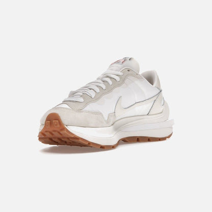 nike vaporwaffle sacai sail gum