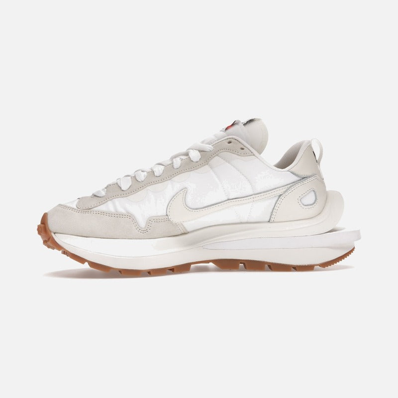 nike vaporwaffle sacai sail gum