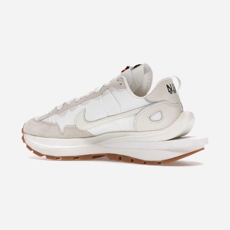 nike vaporwaffle sacai sail gum