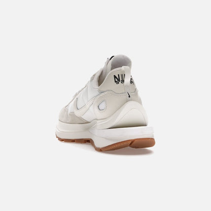 nike vaporwaffle sacai sail gum