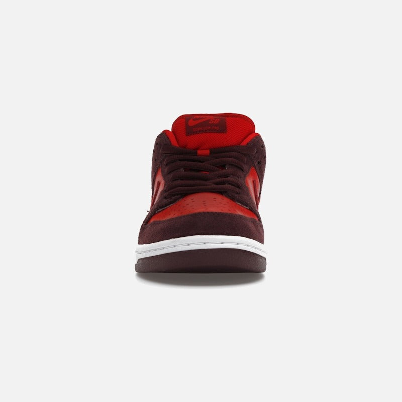 Nike SB Dunk Low Cherry