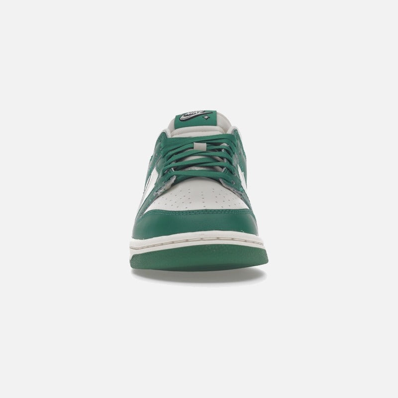 nike dunk low se lottery pack malachite green