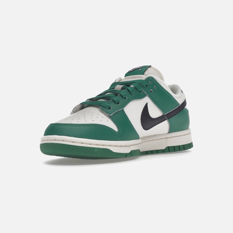 nike dunk low se lottery pack malachite green