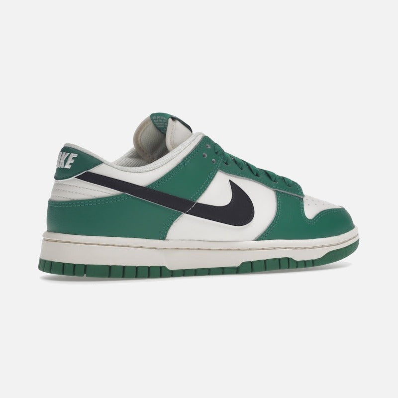 nike dunk low se lottery pack malachite green