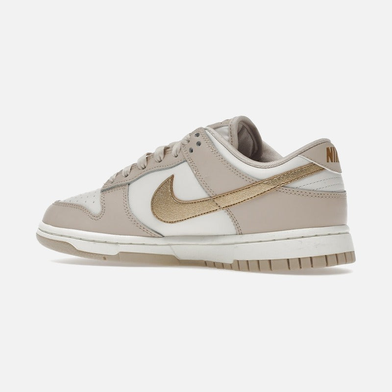 Nike dunk low phantom metallic gold (w)