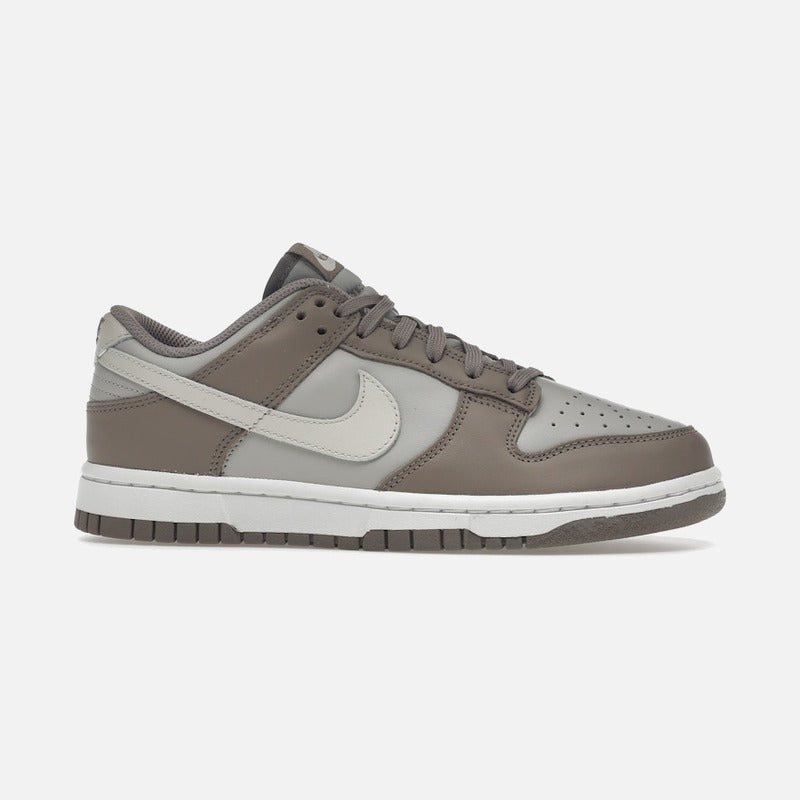 nike dunk low bone beige (w)