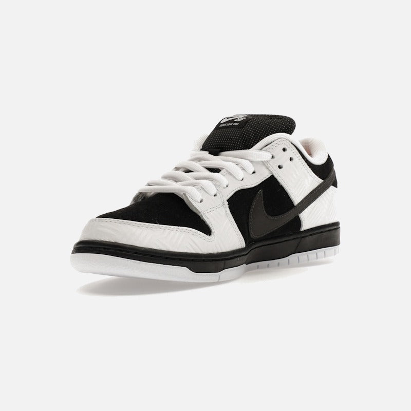 nike sb dunk low tightbooth
