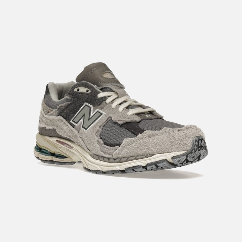 new balance 2002r protection pack rain cloud
