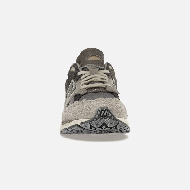 new balance 2002r protection pack rain cloud