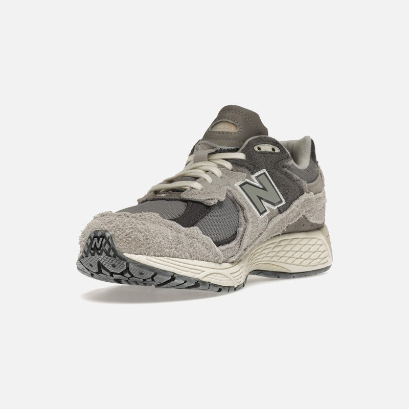 new balance 2002r protection pack rain cloud