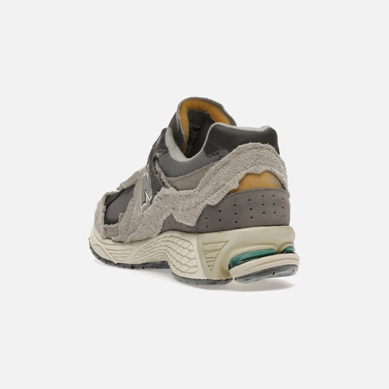 new balance 2002r protection pack rain cloud