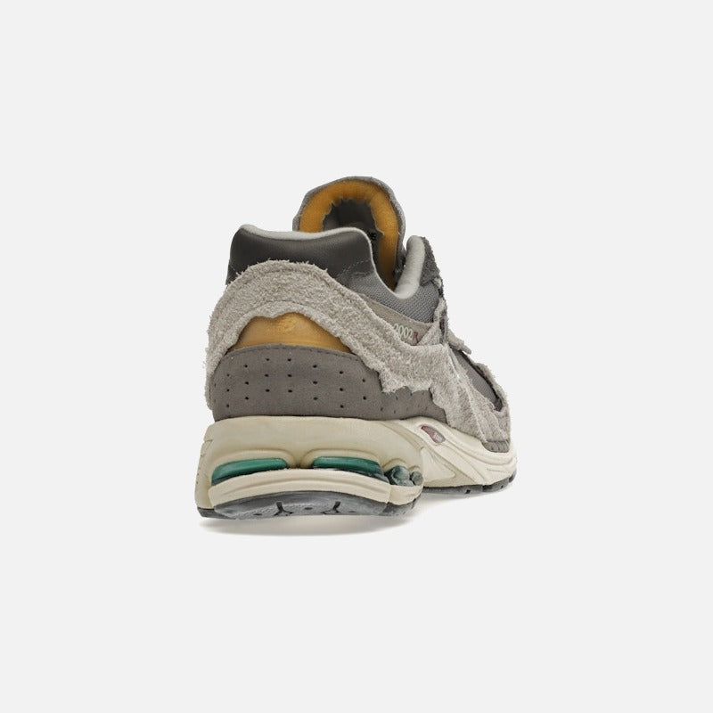 new balance 2002r protection pack rain cloud